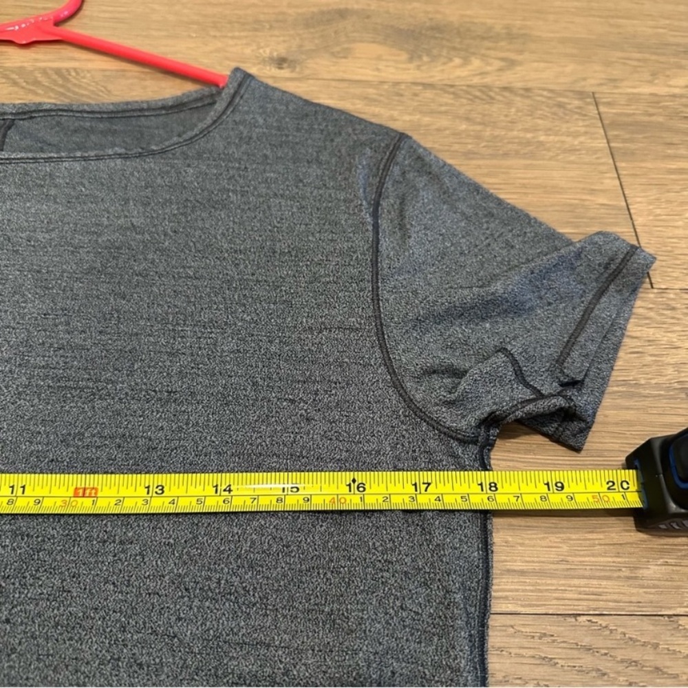 Lululemon Fall In Place Short Sleeve Heathered Black / White size 6 - Picture 8 of 9